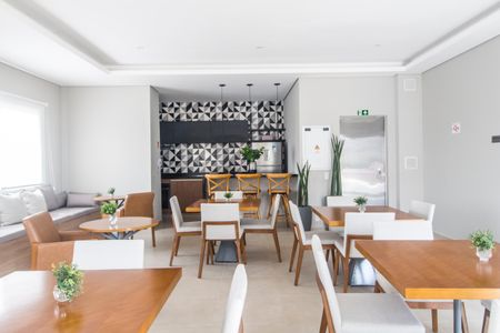 Apartamento para alugar com 46m², 2 quartos e 1 vagaÁrea comum - Salão de festas