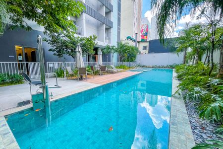 Studio para alugar com 37m², 1 quarto e sem vaga Studio para alugar com 37m², 1 quarto e sem vagaÁrea comum - Piscina