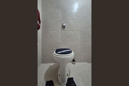 Casa à venda com 163m², 3 quartos e 1 vaga Casa à venda com 163m², 3 quartos e 1 vagaBanheiro 2