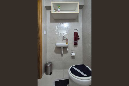 Casa à venda com 163m², 3 quartos e 1 vaga Casa à venda com 163m², 3 quartos e 1 vagaBanheiro 2