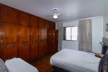 Casa de condomínio à venda com 225m², 4 quartos e 4 vagasQuarto 4 - Suíte