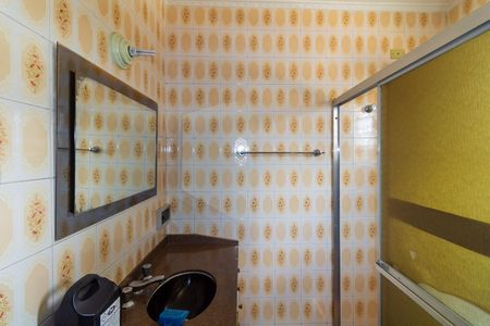 Casa de condomínio à venda com 225m², 4 quartos e 4 vagasBanheiro da Suíte