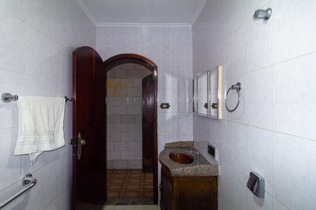 Casa de condomínio à venda com 225m², 4 quartos e 4 vagasBanheiro 3