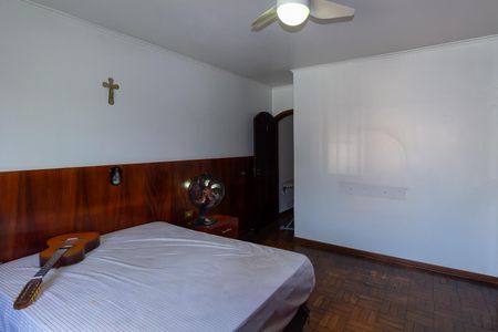 Casa de condomínio à venda com 225m², 4 quartos e 4 vagasQuarto 4 - Suíte