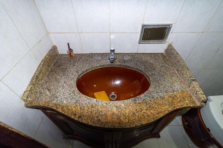 Casa de condomínio à venda com 225m², 4 quartos e 4 vagasBanheiro 3