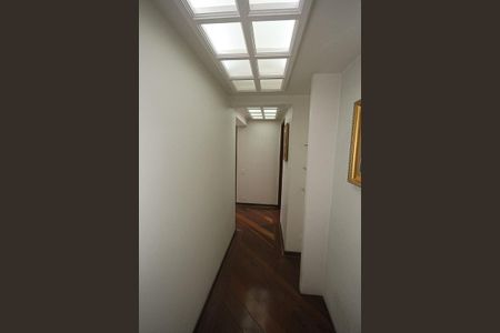 Apartamento à venda com 138m², 3 quartos e 3 vagas Apartamento à venda com 138m², 3 quartos e 3 vagasCorredor