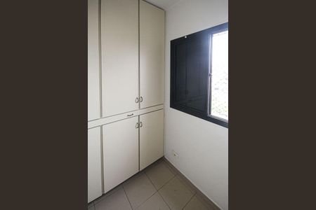 Apartamento à venda com 138m², 3 quartos e 3 vagas Apartamento à venda com 138m², 3 quartos e 3 vagasQuarto de Serviço