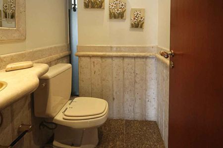 Apartamento à venda com 138m², 3 quartos e 3 vagas Apartamento à venda com 138m², 3 quartos e 3 vagasLavabo