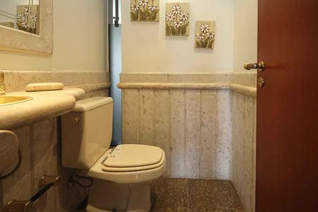 Apartamento à venda com 138m², 3 quartos e 3 vagas Apartamento à venda com 138m², 3 quartos e 3 vagasLavabo