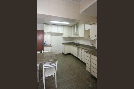 Apartamento à venda com 138m², 3 quartos e 3 vagas Apartamento à venda com 138m², 3 quartos e 3 vagasCozinha