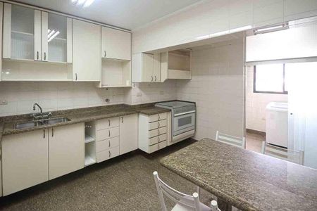 Apartamento à venda com 138m², 3 quartos e 3 vagas Apartamento à venda com 138m², 3 quartos e 3 vagasCozinha