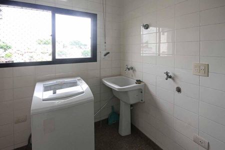 Apartamento à venda com 138m², 3 quartos e 3 vagas Apartamento à venda com 138m², 3 quartos e 3 vagasÁrea de Serviço