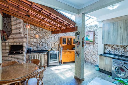 Casa à venda com 107m², 3 quartos e 4 vagas Casa à venda com 107m², 3 quartos e 4 vagasEspaço Gourmet e área de serviço