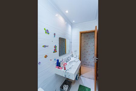 Casa à venda com 107m², 3 quartos e 4 vagas Casa à venda com 107m², 3 quartos e 4 vagasBanheiro