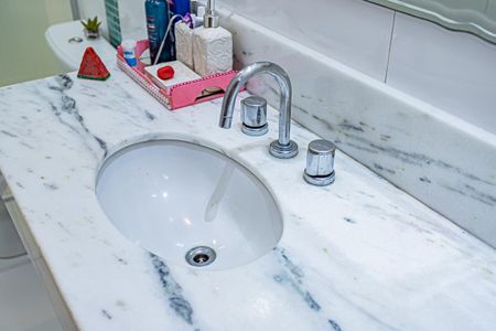 Casa à venda com 107m², 3 quartos e 4 vagas Casa à venda com 107m², 3 quartos e 4 vagasBanheiro