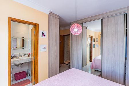 Casa à venda com 107m², 3 quartos e 4 vagas Casa à venda com 107m², 3 quartos e 4 vagasSuite