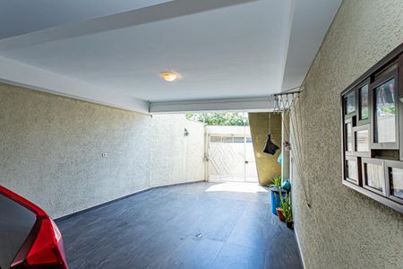 Casa à venda com 107m², 3 quartos e 4 vagas Casa à venda com 107m², 3 quartos e 4 vagasGaragem