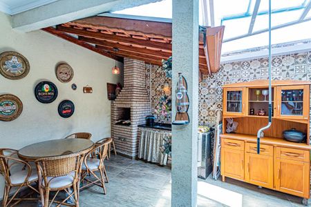 Casa à venda com 107m², 3 quartos e 4 vagas Casa à venda com 107m², 3 quartos e 4 vagasEspaço Gourmet e área de serviço