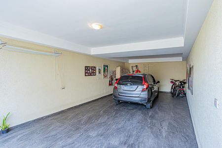 Casa à venda com 107m², 3 quartos e 4 vagas Casa à venda com 107m², 3 quartos e 4 vagasGaragem