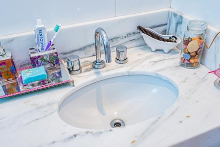 Casa à venda com 107m², 3 quartos e 4 vagas Casa à venda com 107m², 3 quartos e 4 vagasBanheiro suite