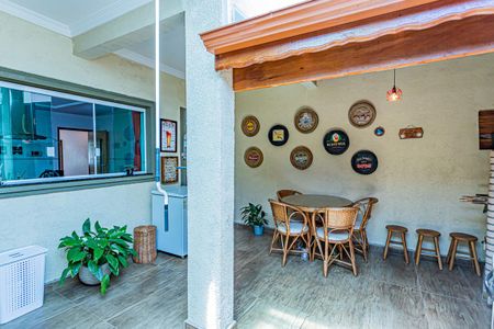 Casa à venda com 107m², 3 quartos e 4 vagas Casa à venda com 107m², 3 quartos e 4 vagasEspaço Gourmet e área de serviço