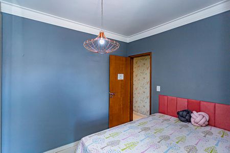 Casa à venda com 107m², 3 quartos e 4 vagas Casa à venda com 107m², 3 quartos e 4 vagasQuarto 2