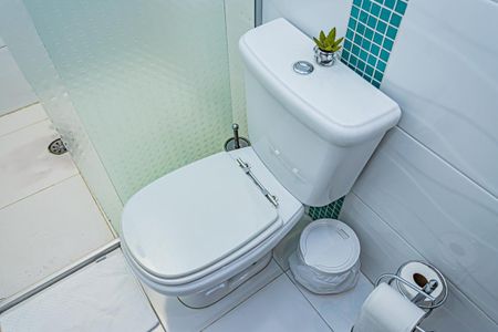 Casa à venda com 107m², 3 quartos e 4 vagas Casa à venda com 107m², 3 quartos e 4 vagasBanheiro