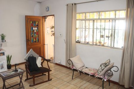 Casa para alugar com 179m², 2 quartos e 3 vagasSala