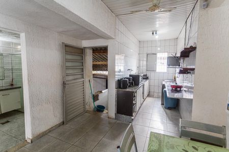 Casa à venda com 120m², 4 quartos e 2 vagas Casa à venda com 120m², 4 quartos e 2 vagasCozinha
