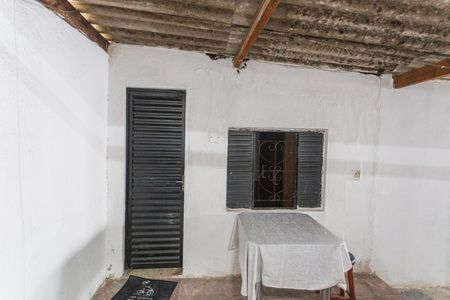 Casa à venda com 120m², 4 quartos e 2 vagas Casa à venda com 120m², 4 quartos e 2 vagasCasa de Fundos