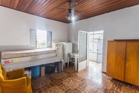 Casa à venda com 120m², 4 quartos e 2 vagas Casa à venda com 120m², 4 quartos e 2 vagasSala