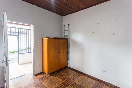 Casa à venda com 120m², 4 quartos e 2 vagas Casa à venda com 120m², 4 quartos e 2 vagasSala