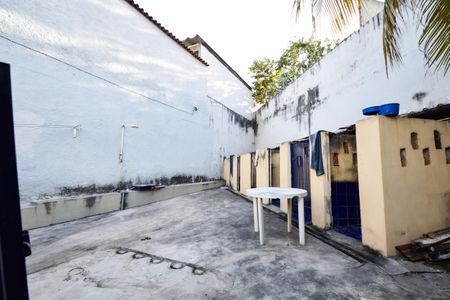 Casa para alugar com 350m², 4 quartos e 5 vagas Casa para alugar com 350m², 4 quartos e 5 vagasQuintal