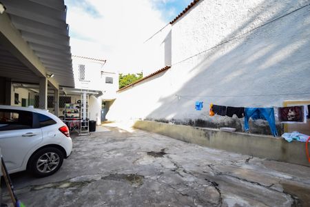 Casa para alugar com 350m², 4 quartos e 5 vagas Casa para alugar com 350m², 4 quartos e 5 vagasQuintal / Garagem
