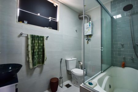 Casa para alugar com 350m², 4 quartos e 5 vagas Casa para alugar com 350m², 4 quartos e 5 vagasBanheiro 3-Suíte