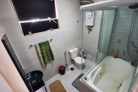 Casa para alugar com 350m², 4 quartos e 5 vagas Casa para alugar com 350m², 4 quartos e 5 vagasBanheiro 3-Suíte