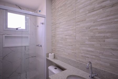 Apartamento à venda com 57m², 2 quartos e 2 vagasBanheiro da Suíte