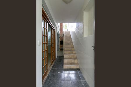 Casa à venda com 380m², 3 quartos e 6 vagas Casa à venda com 380m², 3 quartos e 6 vagasCorredor / Entrada