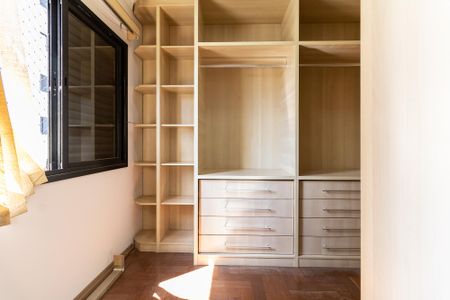 Apartamento à venda com 90m², 2 quartos e 2 vagasCloset da Suíte