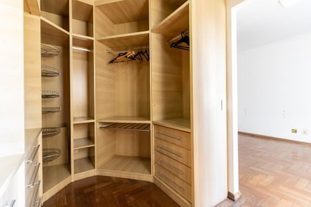 Apartamento à venda com 90m², 2 quartos e 2 vagasCloset da Suíte