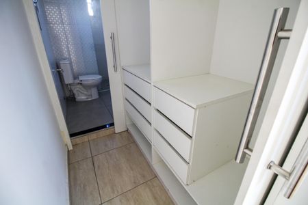 Apartamento à venda com 122m², 3 quartos e 1 vaga Apartamento à venda com 122m², 3 quartos e 1 vagaSuíte Closet
