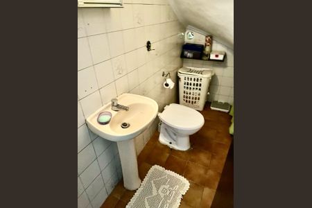 Casa à venda com 110m², 3 quartos e sem vagaLavabo