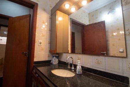 Casa para alugar com 200m², 3 quartos e 2 vagas Casa para alugar com 200m², 3 quartos e 2 vagasBanheiro da Suíte