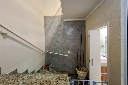 Casa à venda com 120m², 2 quartos e 1 vagaEscada