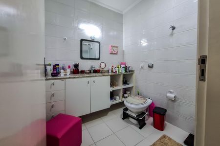 Casa à venda com 120m², 2 quartos e 1 vagaBanheiro do Quarto 2
