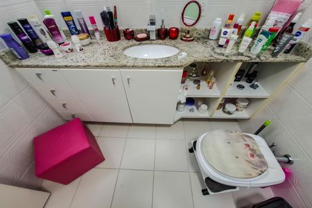 Casa à venda com 120m², 2 quartos e 1 vagaBanheiro do Quarto 2