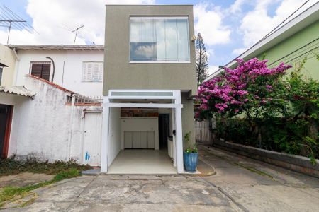 Casa à venda com 69m², 2 quartos e 1 vagaFachada