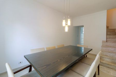 Casa à venda com 69m², 2 quartos e 1 vagaSala