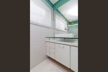 Casa à venda com 69m², 2 quartos e 1 vagaSuíte - Banheiro