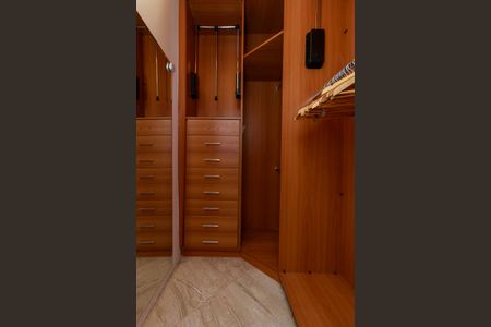 Casa à venda com 69m², 2 quartos e 1 vagaCloset